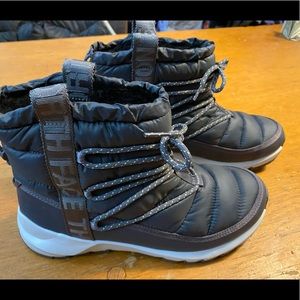 Women’s The North Face Thermoball lace up size 10